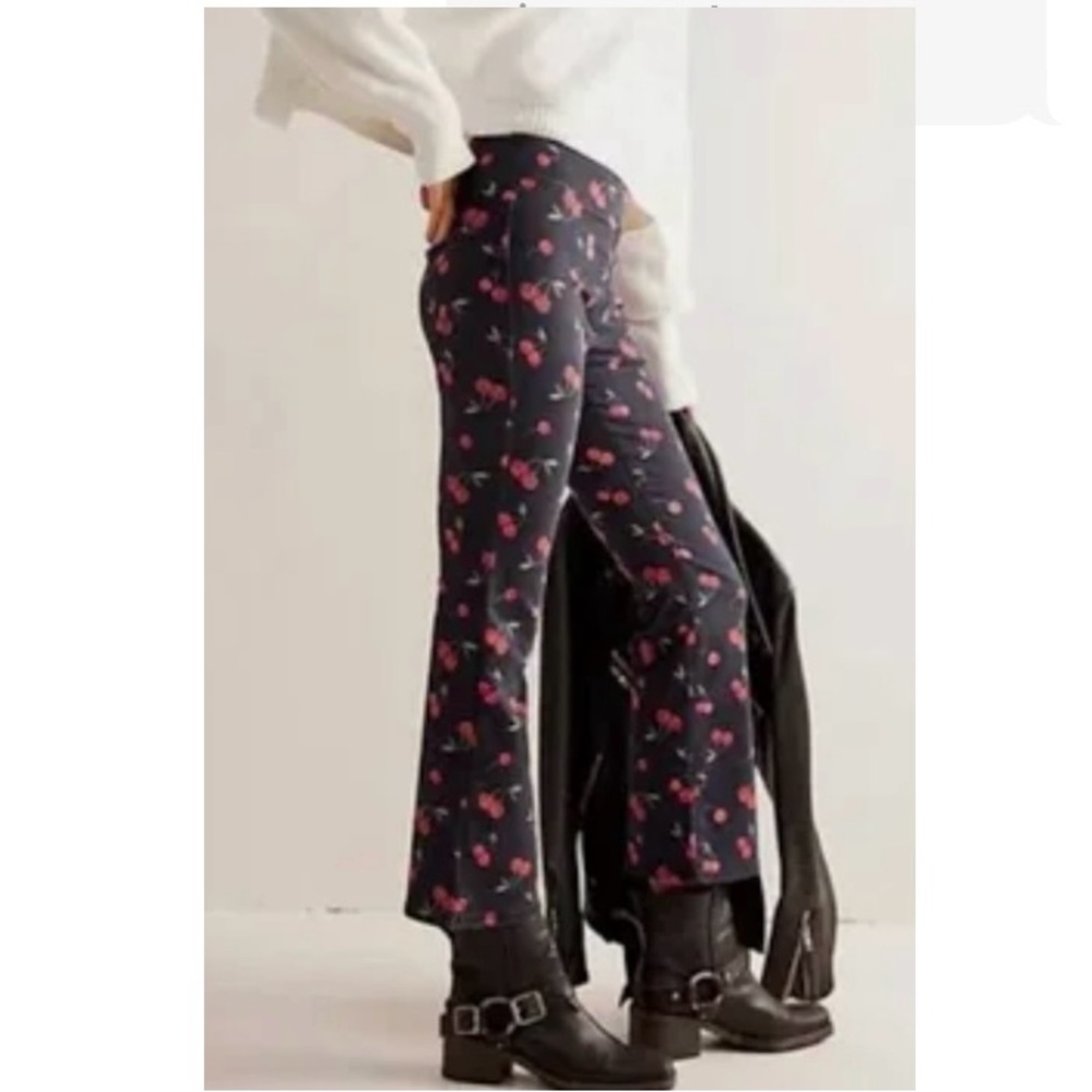NWT Free People We The Free in my feelings mid rise crop boot pants size XS